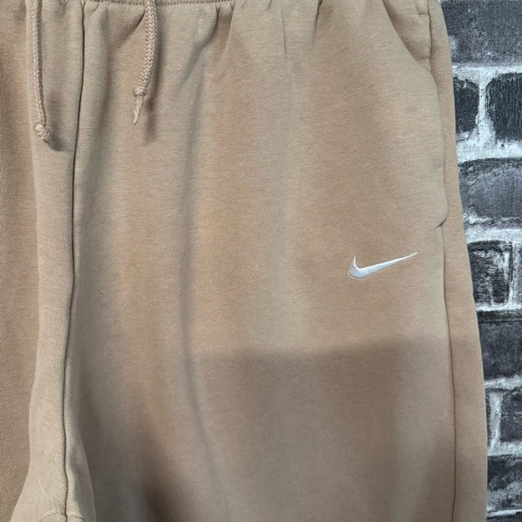 Nike Sportswear Essentials Fleece Curve Pants tan pockets sweatpants - Picture 6 of 11